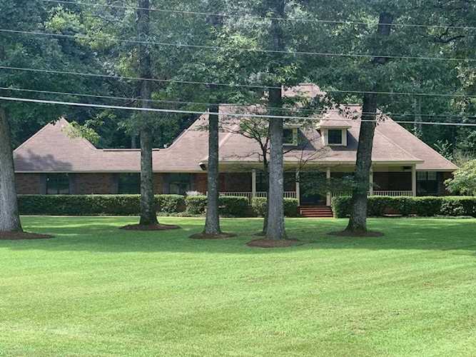 202 Woodland Hills Dr Oxford, MS 38655