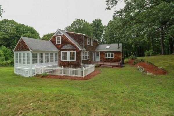 25 Linden Cir Weston, MA 02493