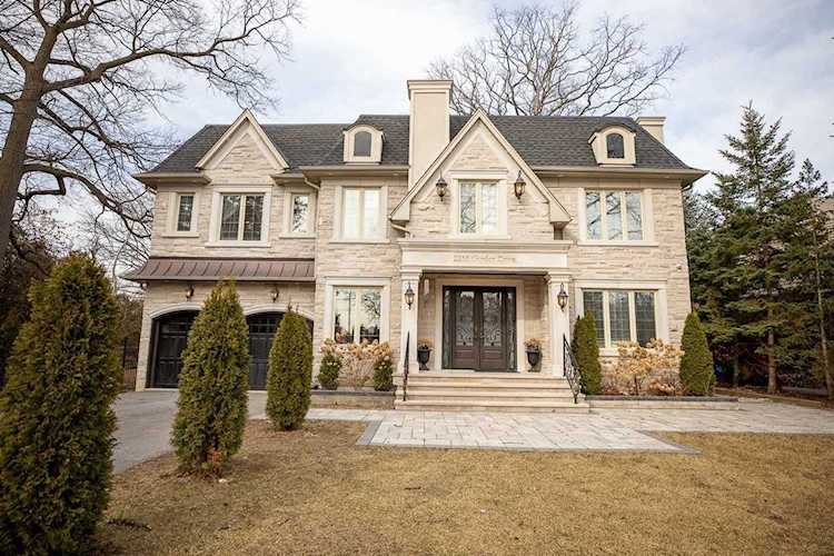 2255 Gordon Dr Mississauga, ON L5B1S8