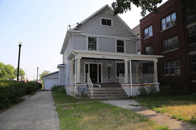 921 S 2nd Ave Fargo, ND 58103