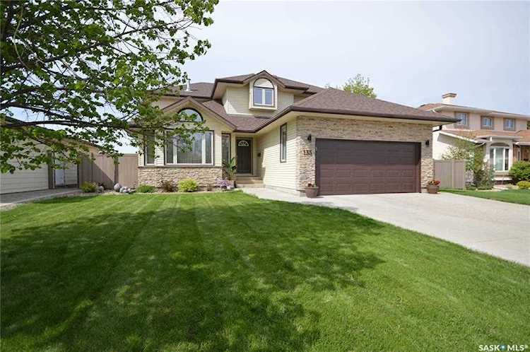 135 Calypso Dr Moose Jaw, SK S6J 1G1