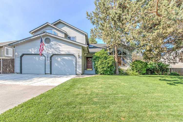 1819 SE Bronzewood Ave Bend, OR 97702