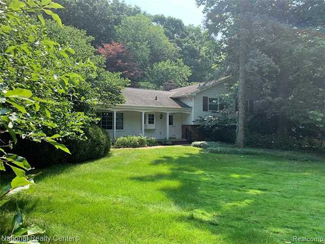 19850 Westhill St Northville Twp, MI 48167