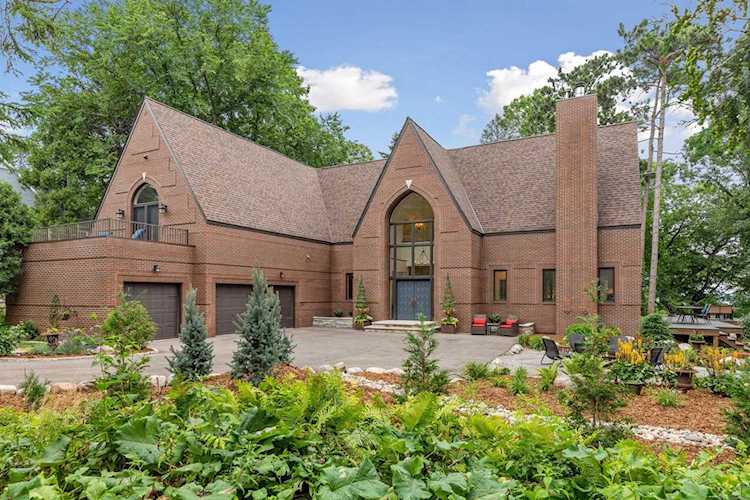 1 Edgcumbe Place Saint Paul, MN 55116