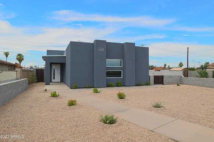 2402 W Jefferson Street Phoenix, AZ 85009 | MLS 6271115 Photo 1