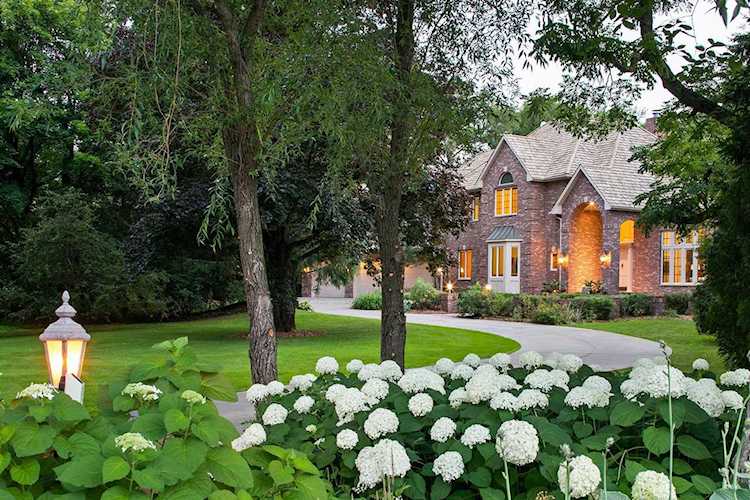 4900 Bywood Street W Edina, MN 55436