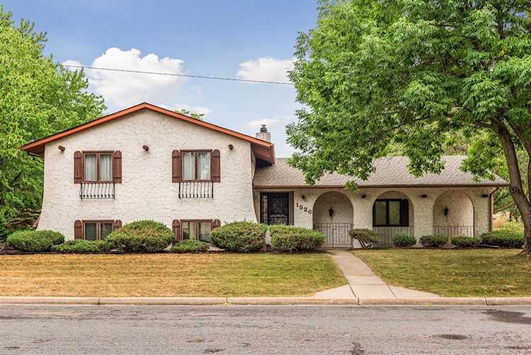 1526 Galvin Avenue West Saint Paul, MN 55118