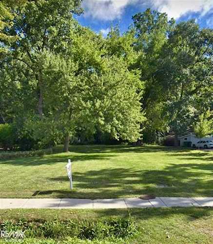 25667 Crocker Blvd Harrison Twp, MI 48045