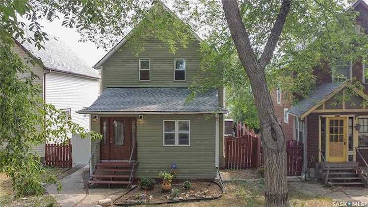 1651 Athol St Regina, SK S4T 3E2