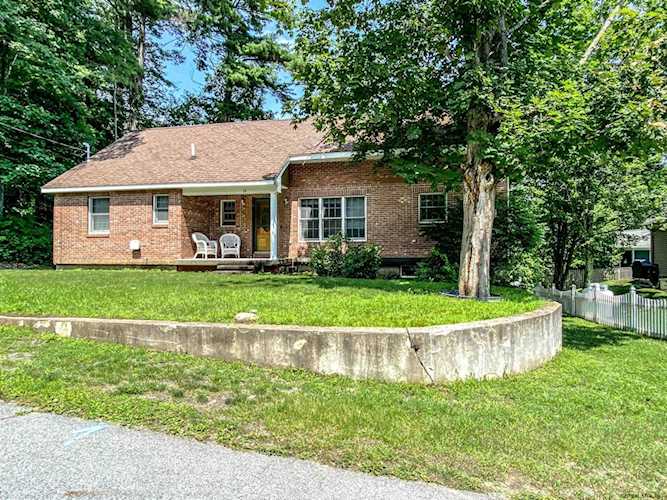 16 Sunset La Lake George, NY 12845