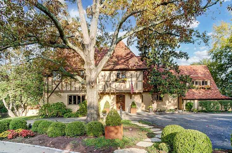 5 Stanley Lane Cincinnati, OH 45226