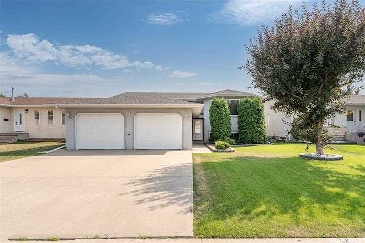 78 Lewry Crescent Moose Jaw, SK S6J 1J9