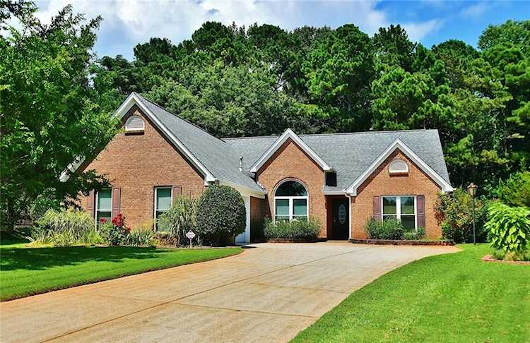 7095 Sidney Ct, Gainesville, GA 30506 - Premier Atlanta Real Estate Photo 1