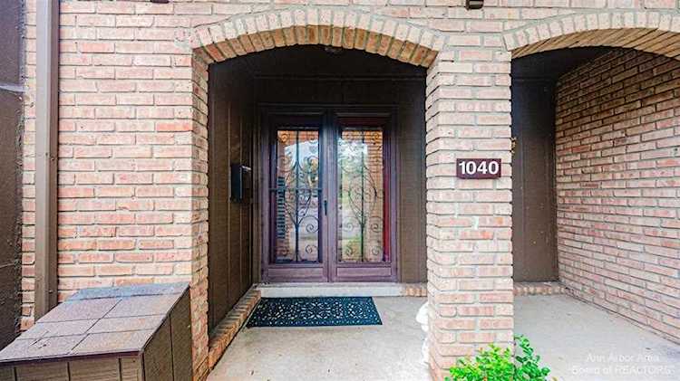 1040 Greenhills Dr Ann Arbor, MI 48105
