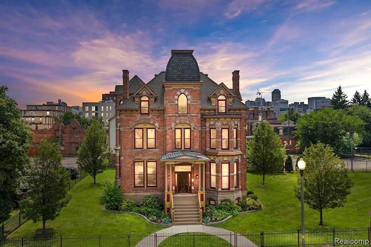 104 Edmund Place #2 Detroit, MI 48201
