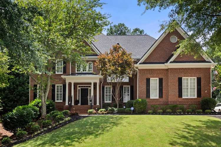 640 Wednesbury Rd, Alpharetta, GA. 30022 | MLS #6922547 | $910,000 Photo 1