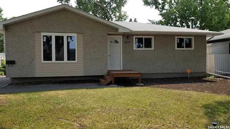 223 Coldwell Rd Regina, SK S4R 4K5
