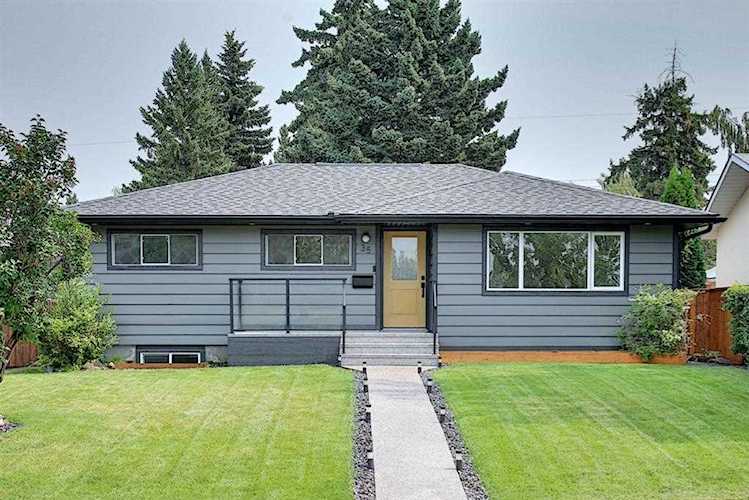 35 Hillgrove Crescent SW Calgary, AB t2v 3k8
