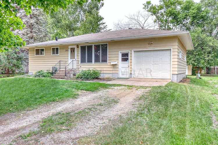 312 Elizabeth St Hawley, MN 56549
