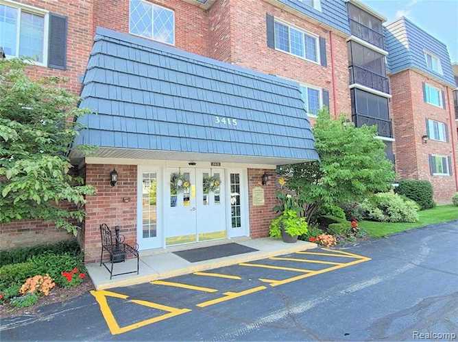 3415 Benjamin Ave #406 Royal Oak, MI 48073 | MLS 2210061668 Photo 1