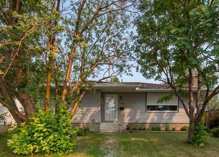 128 Doverthorn Bay SE Calgary, AB T2B 2G3