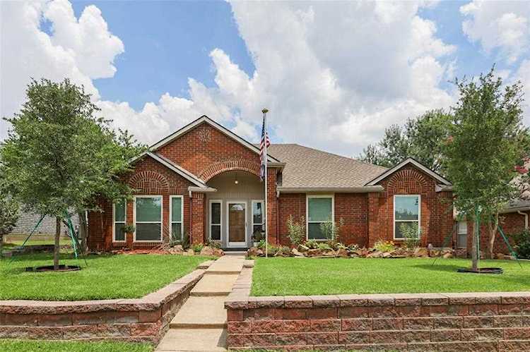 3808 Silver Maple Drive Carrollton, TX 75007