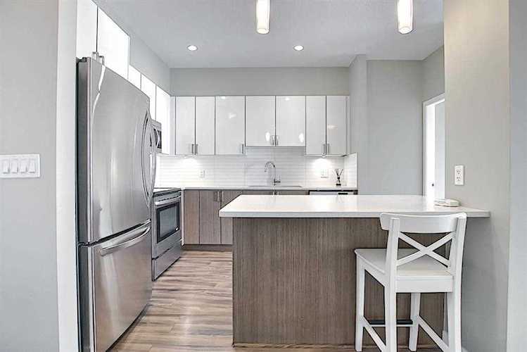 16 Auburn Bay Link SE #405 Calgary, AB T3M 0E9
