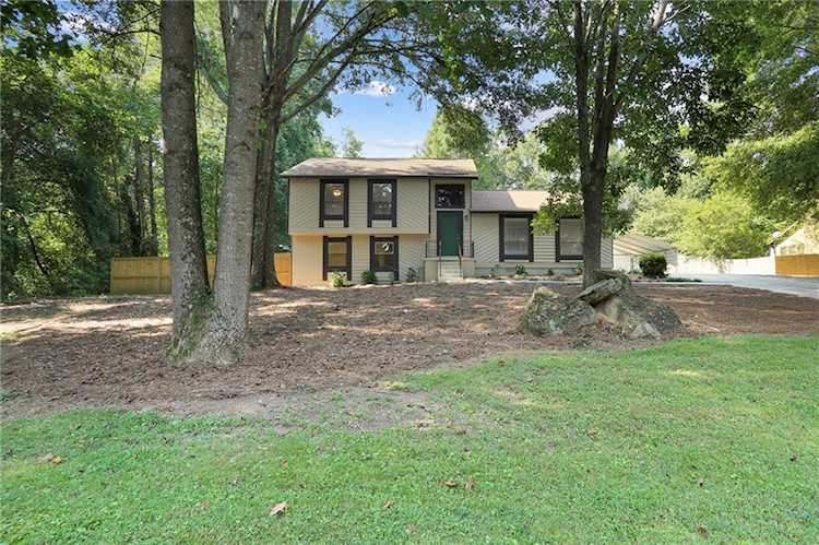2555 Big Oaks Dr SW Marietta, GA 30064 | 6922847 Photo 1