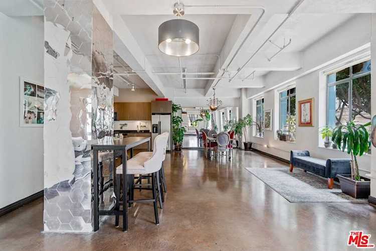 849 S Broadway #208 Los Angeles, CA 90014