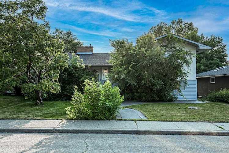 1527 23 St NW Calgary, AB T2N 2P6