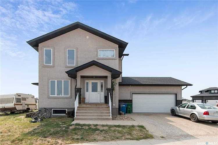 415 Plains Ct Pilot Butte, SK S0G 3Z0