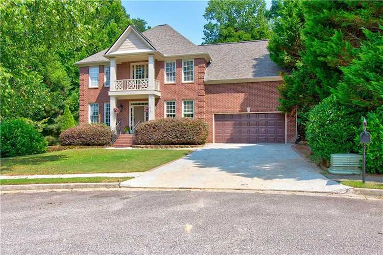 5945 Hillside Manor Ct Sugar Hill, GA 30518
