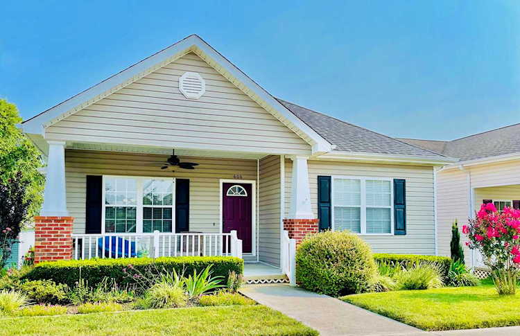 home for sale at 606 Stratford Ave, Sweetwater - $215,000 - 1161437 Photo 1