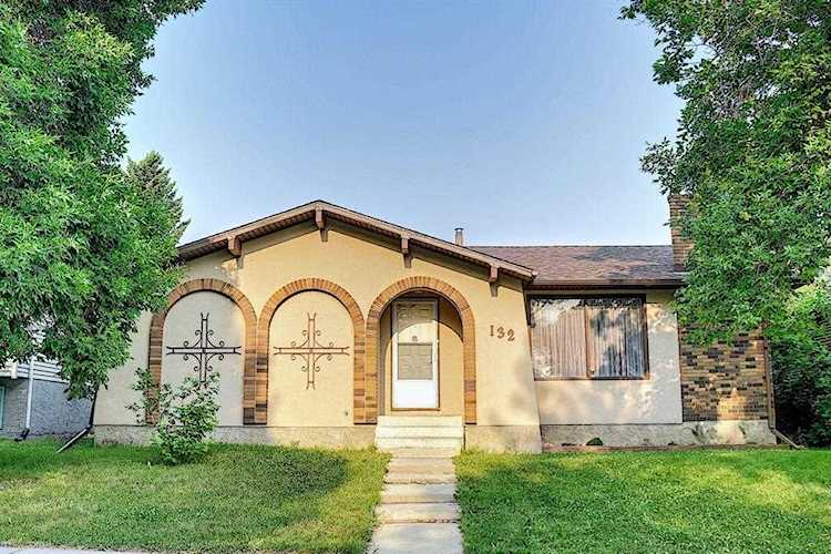 132 Whiteview Close Calgary, AB T1Y 1R2