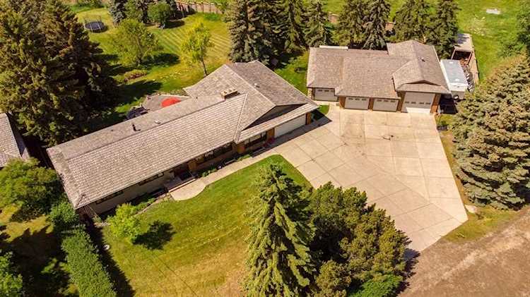 6107 Baroc Rd NW Calgary, AB T3A 4R6