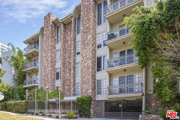 1260 S Beverly Glen Blvd #401 Los Angeles, CA 90024