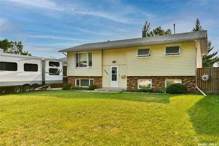 6407 N 7th Ave Regina, SK S4T 7H8