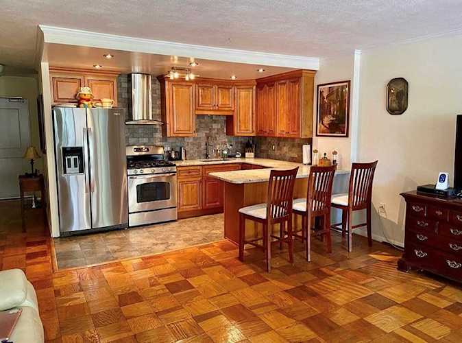 6 Whittier Place #2G Boston, MA 02114