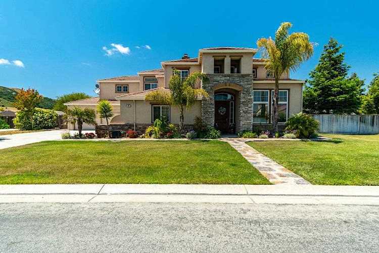 412 Via Vaquero Sur San Juan Bautista, CA 95045