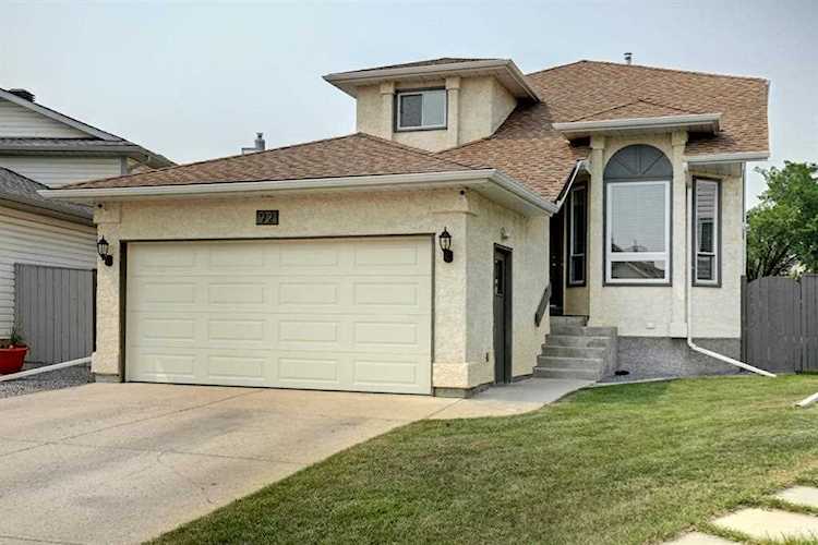 92 Millrise Close SW Calgary, AB T2Y 2G6