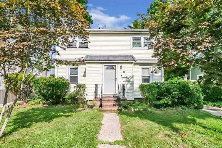 36 Hanover Place N. Merrick, NY 11566