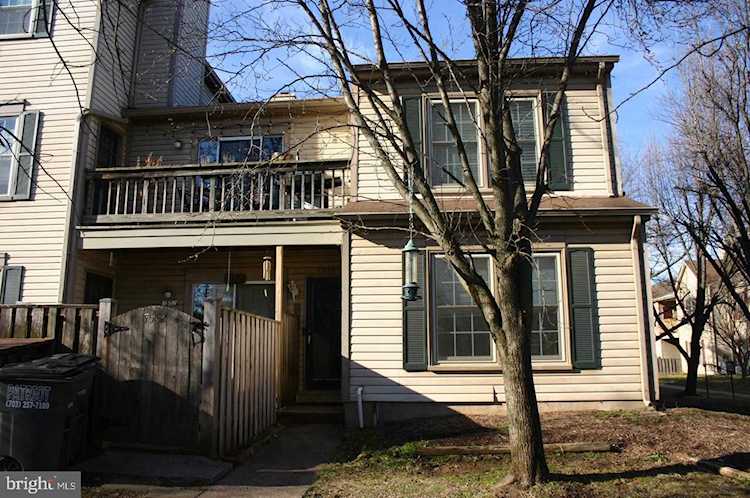 7552 Emerald Dr Manassas, VA 20109 | MLS ® VAPW2003622 Photo 1