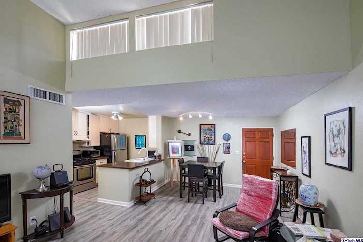 18645 Hatteras St #244 Tarzana, CA 91356
