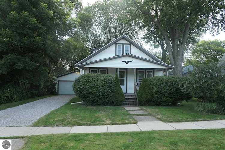 309 S Main St Louis, MI 48880
