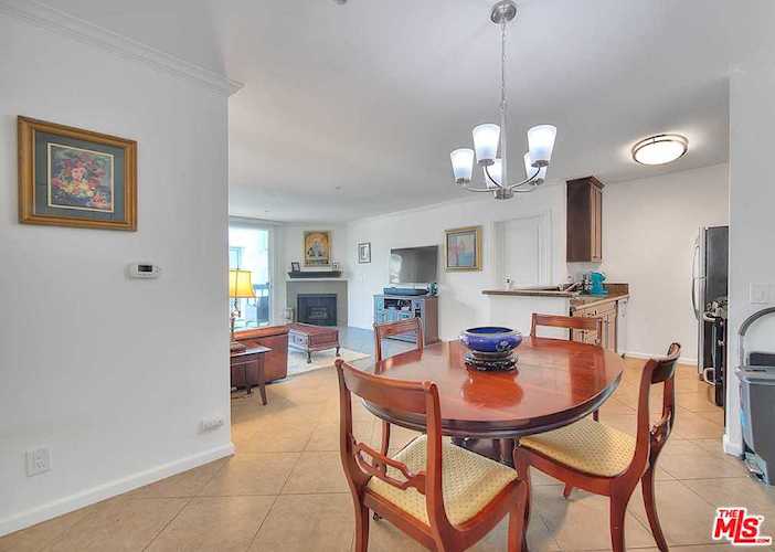 7320 Hawthorn Ave #410 Los Angeles, CA 90046