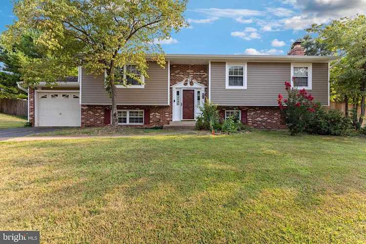 9264 Bayberry Ave Manassas, VA 20110 | MLS ® VAMN2000272 Photo 1