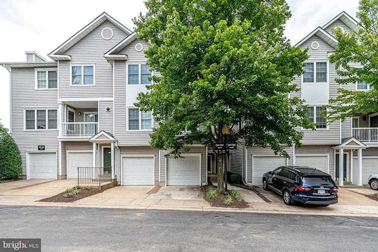 12847 Fair Briar Ln #12847 Fairfax, VA 22033 | MLS ® VAFX2010816 Photo 1