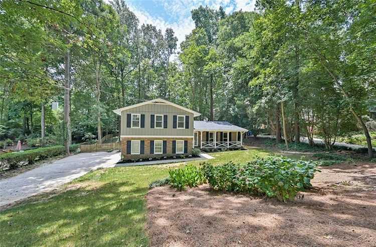 4628 Mountain Creek Dr NE, Roswell, GA 30075 - Premier Atlanta Real Estate Photo 1