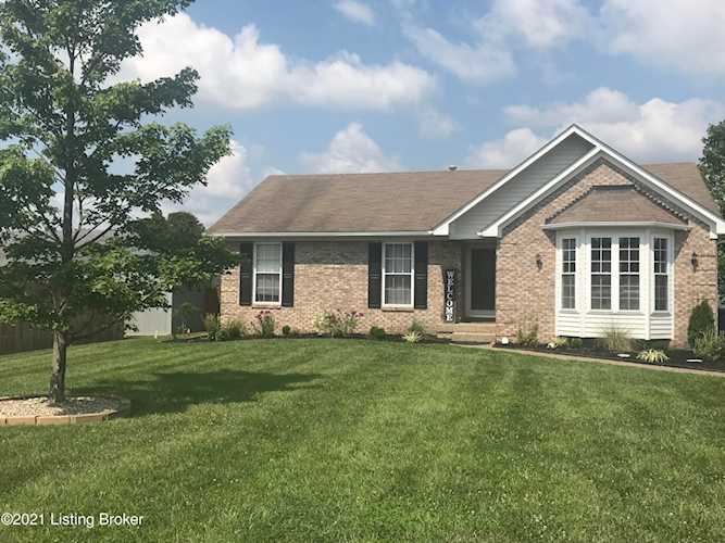5703 Garden Trace Cir Louisville, KY 40229