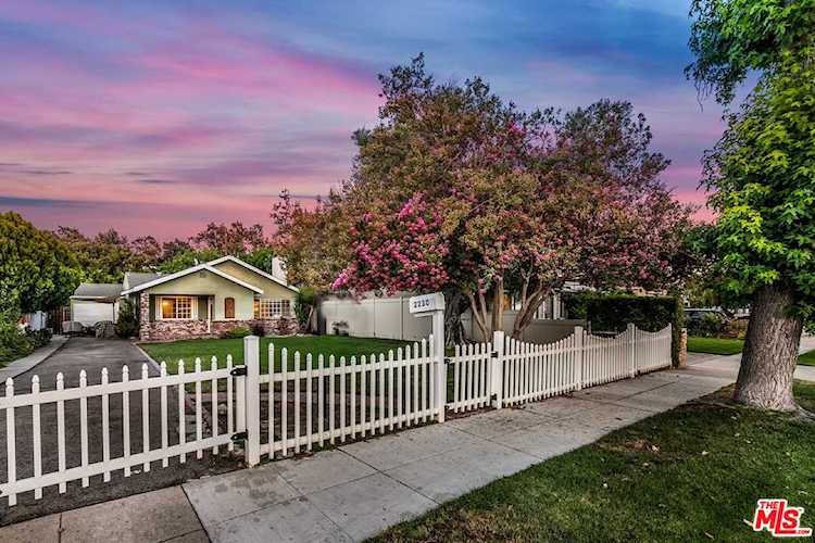 2230 N Lamer St Burbank, CA 91504